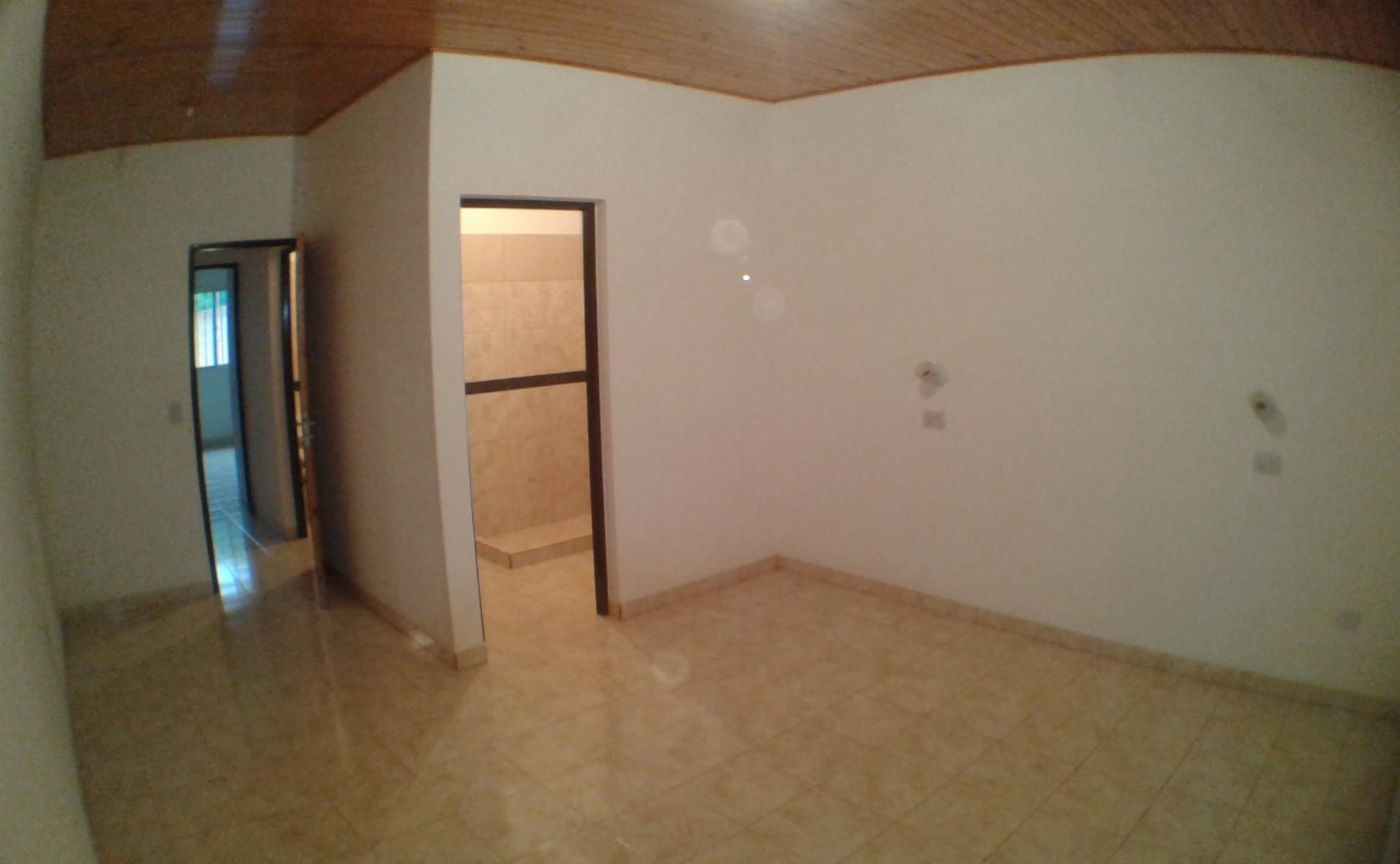 CASA DE 3 DORMITORIOS SOBRE CALLE 111 DE POSADAS. MUY PRÁCTICA POR SUS CARACTERÍSTICAS. — foto 4