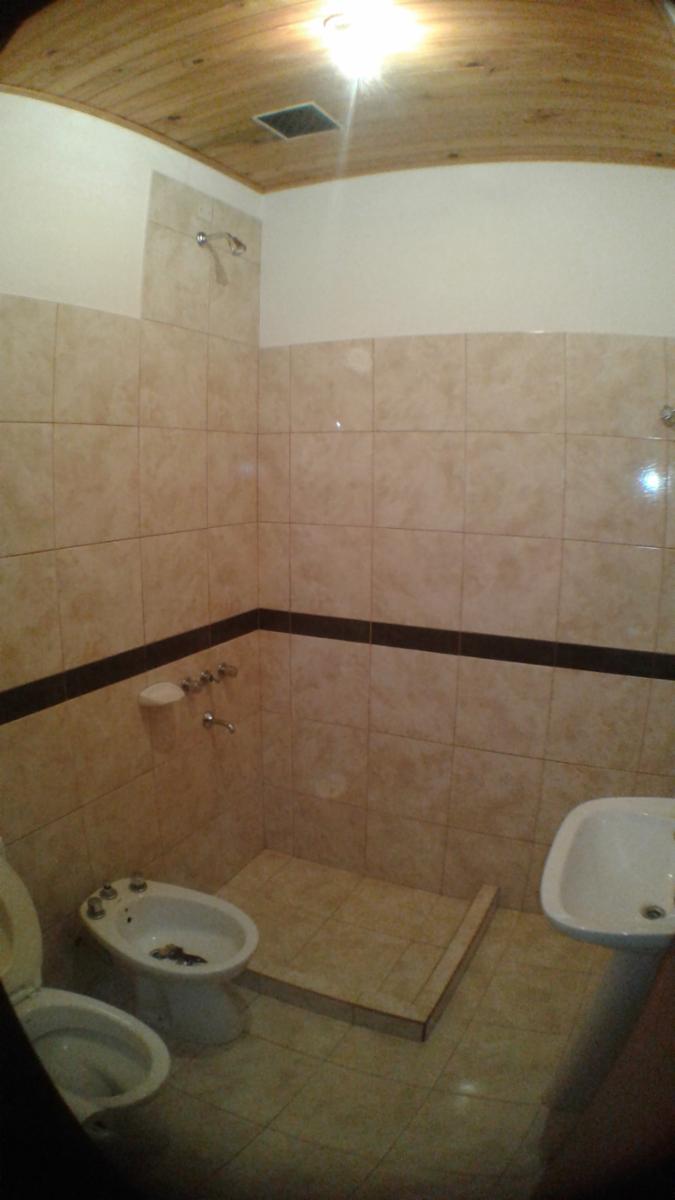 CASA DE 3 DORMITORIOS SOBRE CALLE 111 DE POSADAS. MUY PRÁCTICA POR SUS CARACTERÍSTICAS. — foto 8