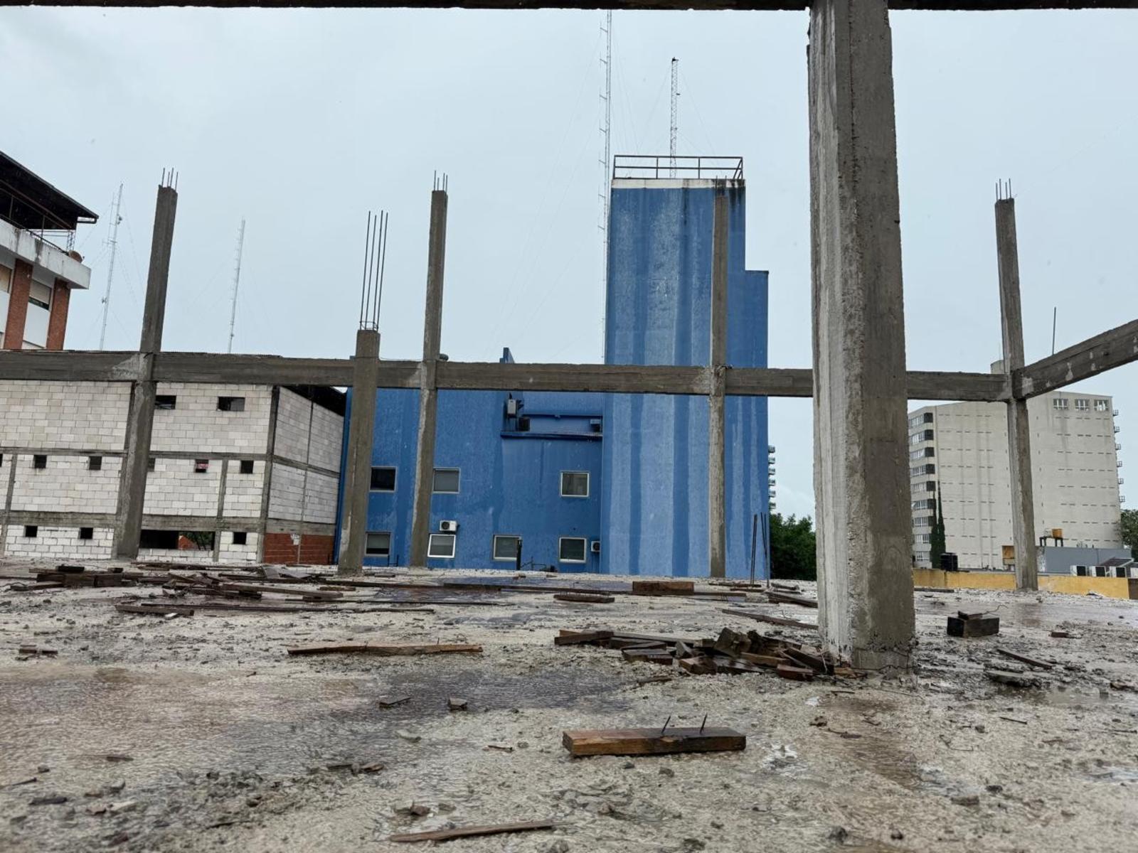 PROPIEDAD A LA VENTA CON LOCAL, VIVIENDAS Y ESTRUCTURA DE DOS PLANTAS A TERMINAR.... PLENO CENTRO IMPERDIBLE - 6
