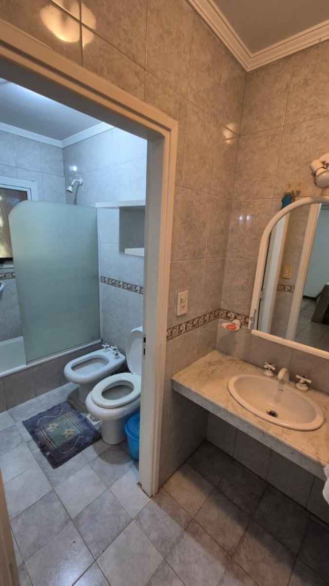 EXCLUSIVA CASA EN VENTA SOBRE CALLE BRASIL A PASOS DE LA COSTANERA DE LA CIUDAD. — foto 9