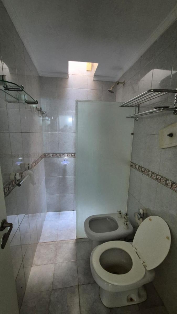 EXCLUSIVA CASA EN VENTA SOBRE CALLE BRASIL A PASOS DE LA COSTANERA DE LA CIUDAD. — foto 10