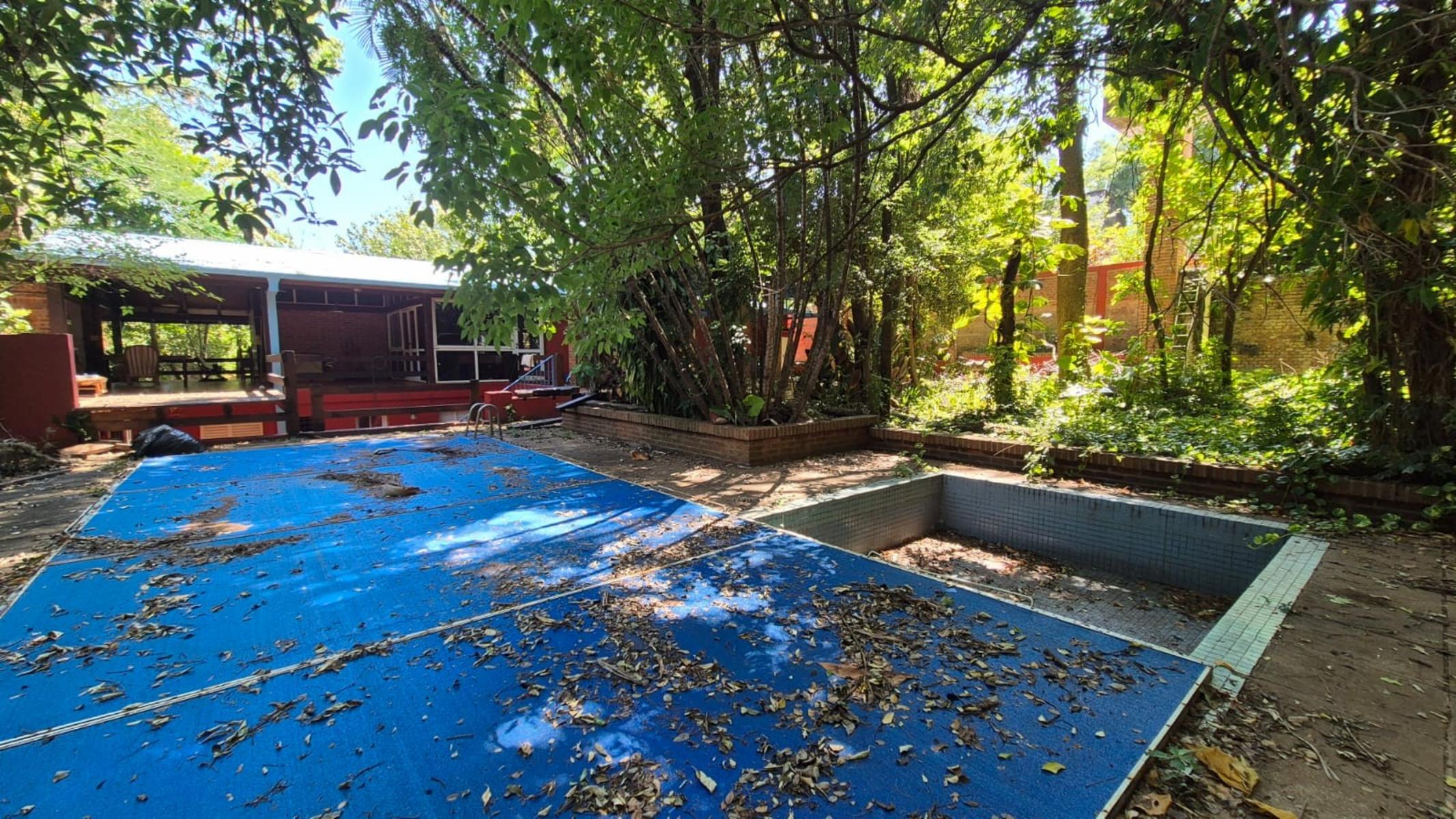 EXCLUSIVA CASA EN VENTA SOBRE CALLE BRASIL A PASOS DE LA COSTANERA DE LA CIUDAD. — foto 13