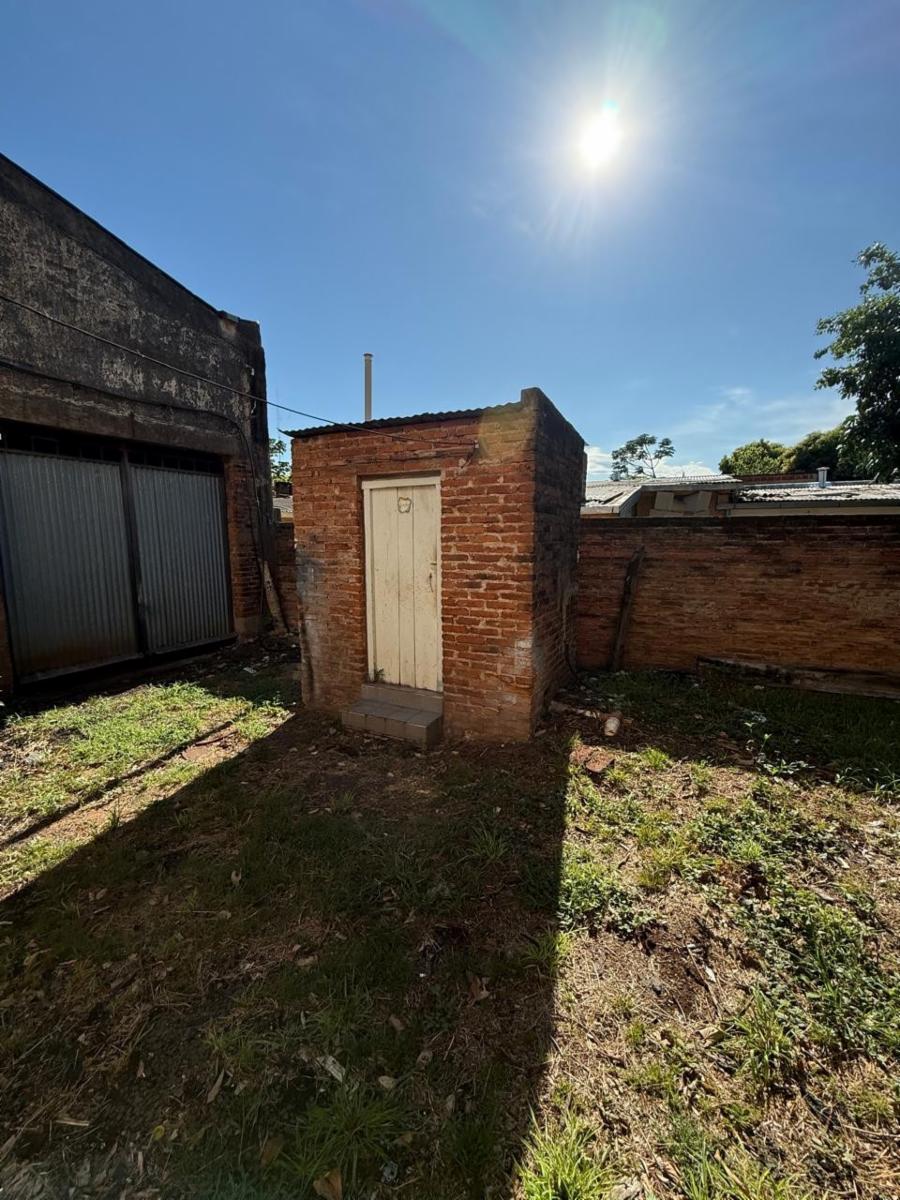 AMPLIA PROPIEDAD EN VENTA A PASOS DE AV.LAVALLE - GALPÓN DE 300M2 APROX . - 3