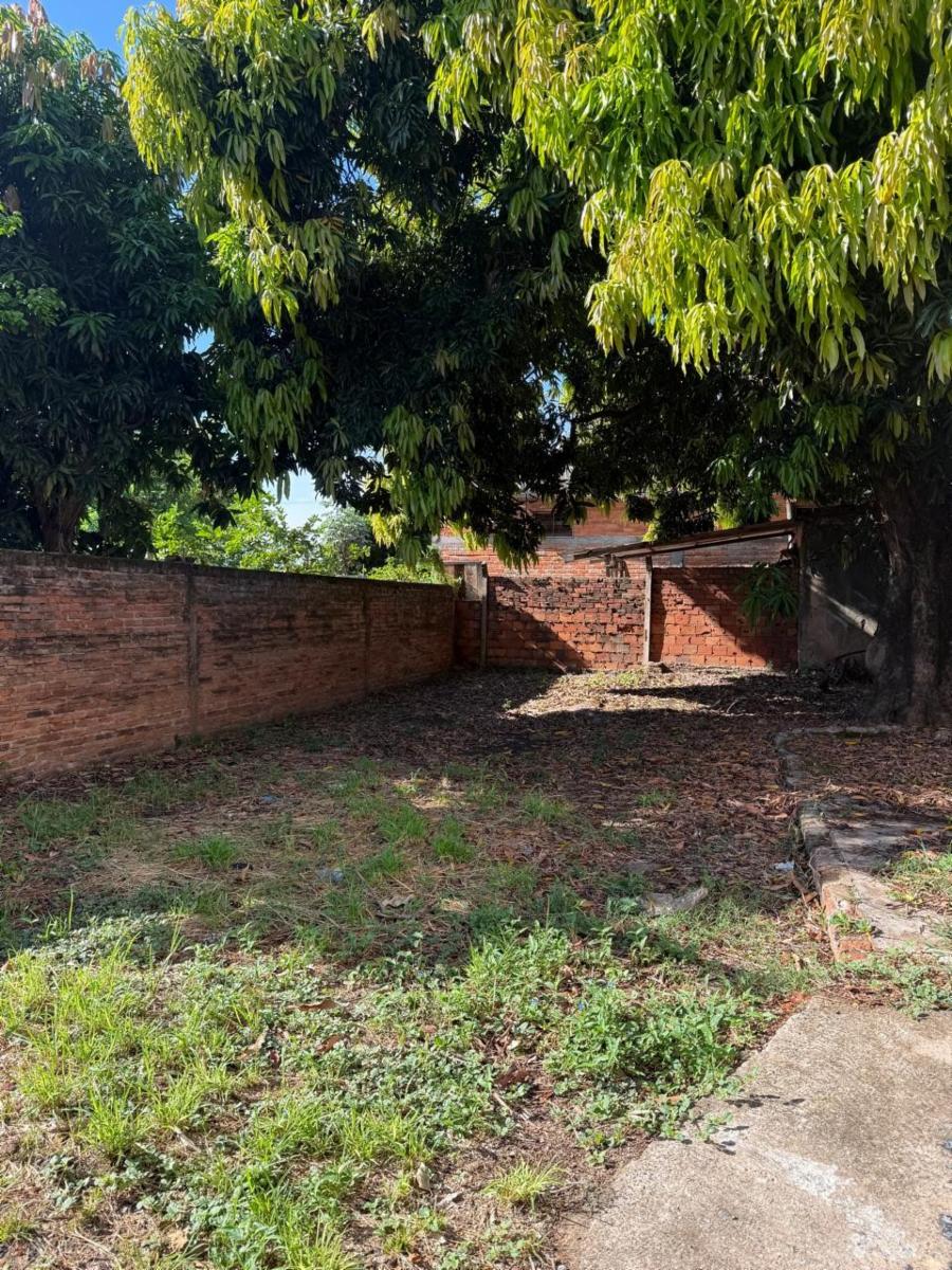 AMPLIA PROPIEDAD EN VENTA A PASOS DE AV.LAVALLE - GALPÓN DE 300M2 APROX . - 4