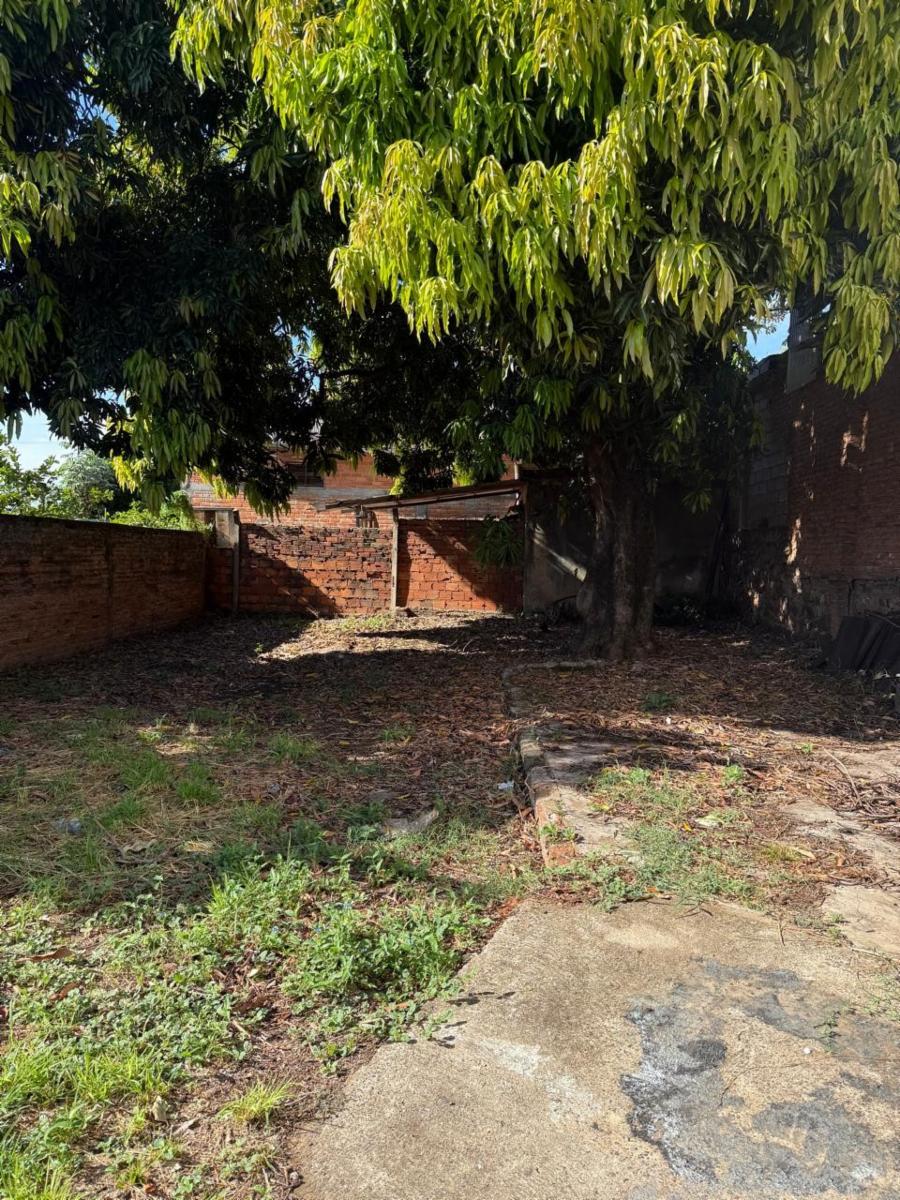 AMPLIA PROPIEDAD EN VENTA A PASOS DE AV.LAVALLE - GALPÓN DE 300M2 APROX . - 7
