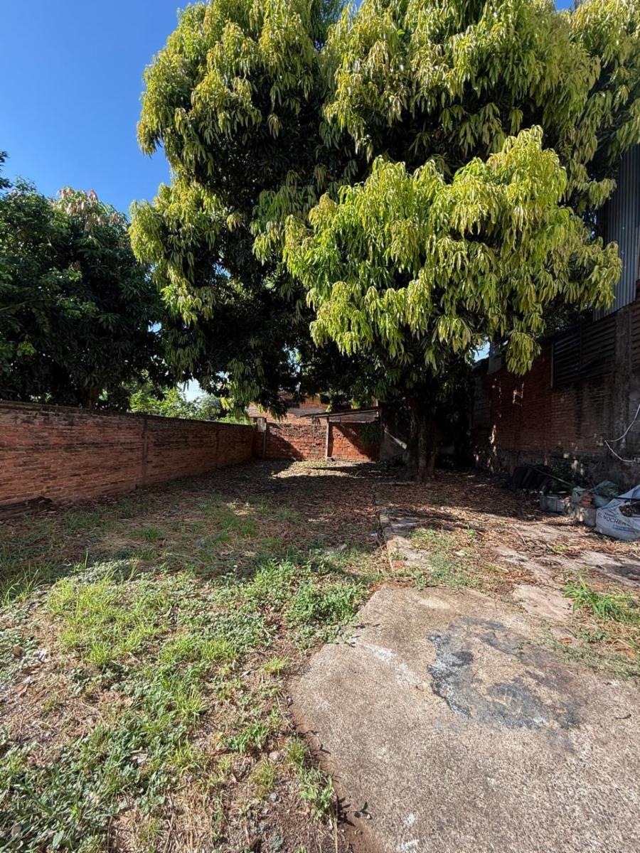 AMPLIA PROPIEDAD EN VENTA A PASOS DE AV.LAVALLE - GALPÓN DE 300M2 APROX . - 9