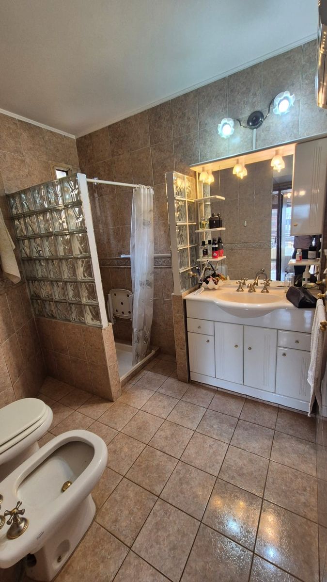 IMPERDIBLE PISO EN VENTA DE 270M2 APROX EN PLENO CENTRO DE LA CIUDAD DE POSADAS. — foto 4