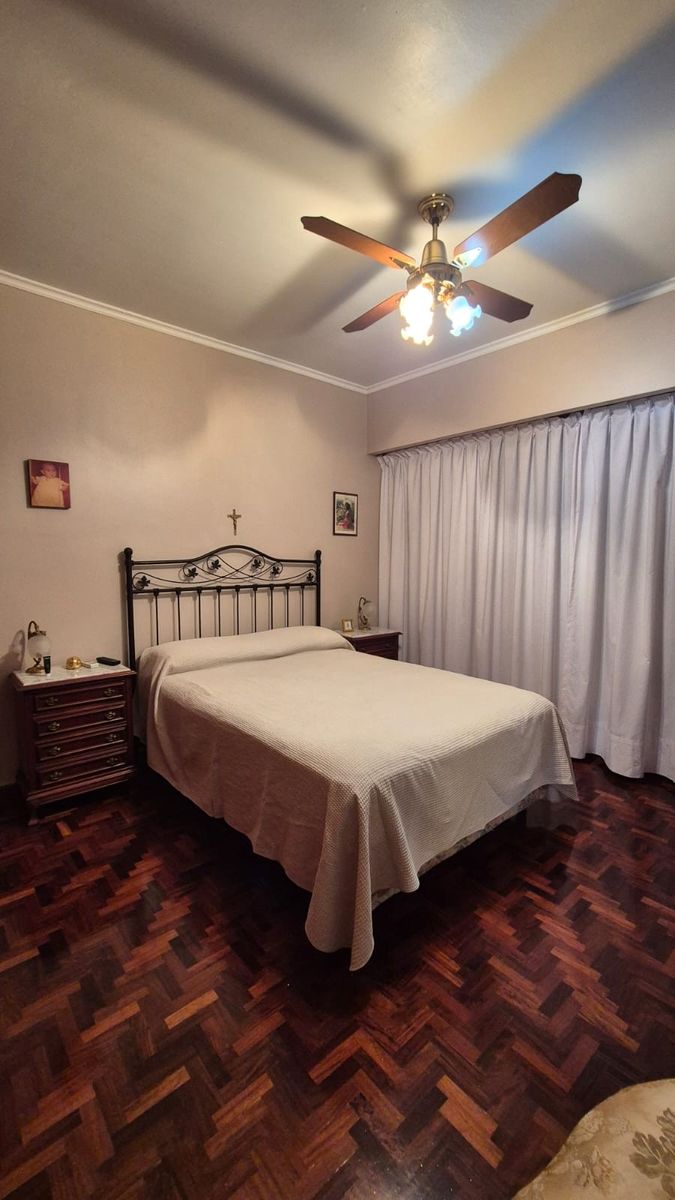 IMPERDIBLE PISO EN VENTA DE 270M2 APROX EN PLENO CENTRO DE LA CIUDAD DE POSADAS. — foto 5