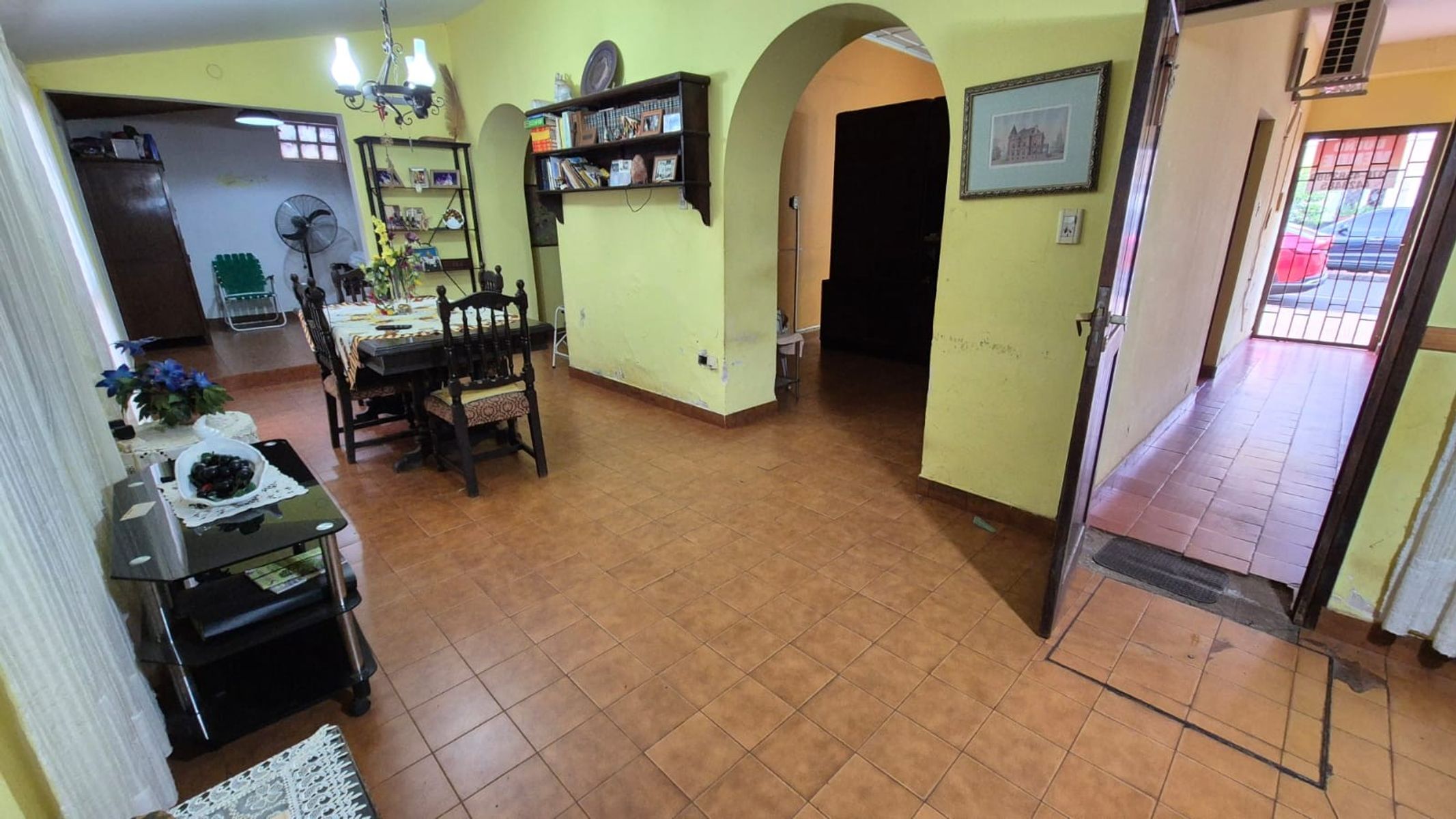 CASA EN VENTA SOBRE CALLE BELGRANO. EXCELENTE OPORTUNIDAD. — foto 3