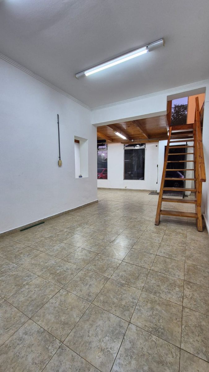 LOCAL COMERCIAL EN VENTA EXCLUSIVA UBICACIÓN.- OPORTUNIDAD - 3
