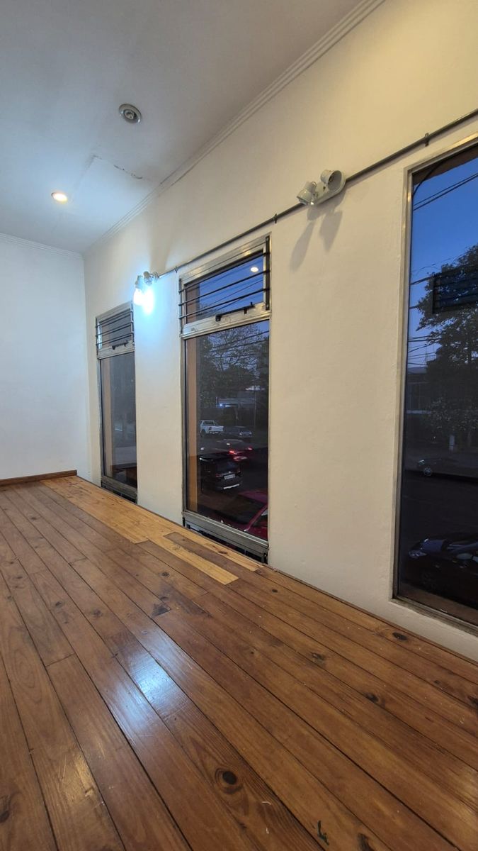 LOCAL COMERCIAL EN VENTA EXCLUSIVA UBICACIÓN.- OPORTUNIDAD - 7