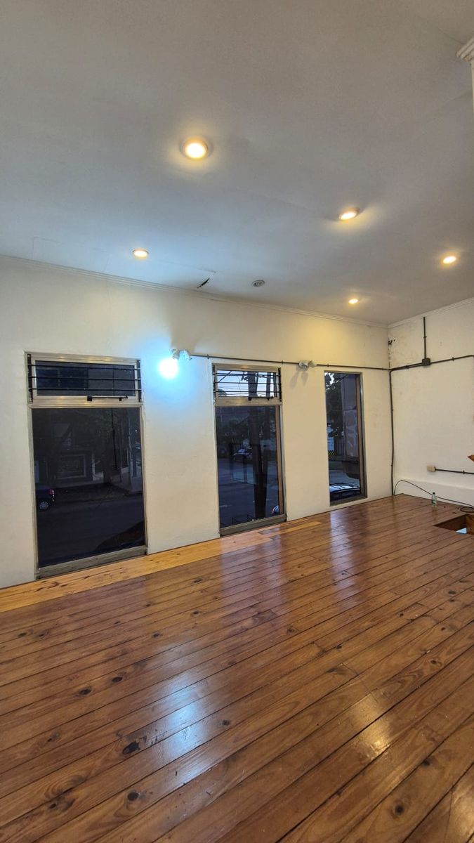 LOCAL COMERCIAL EN VENTA EXCLUSIVA UBICACIÓN.- OPORTUNIDAD - 8