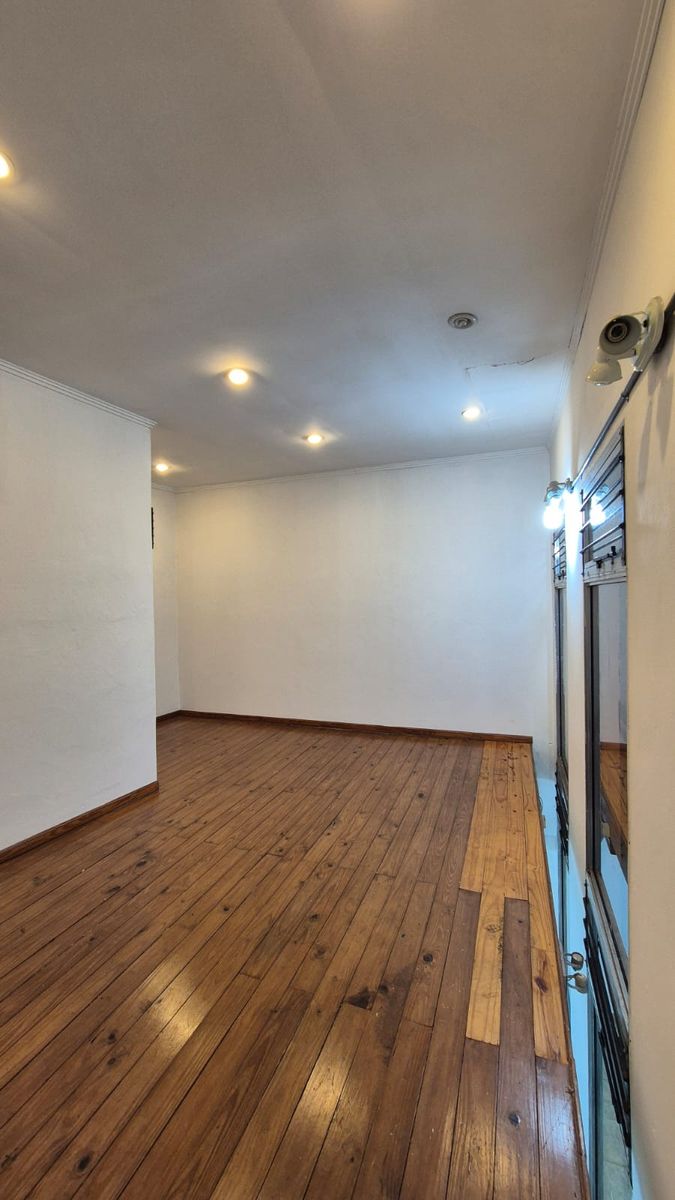 LOCAL COMERCIAL EN VENTA EXCLUSIVA UBICACIÓN.- OPORTUNIDAD - 9