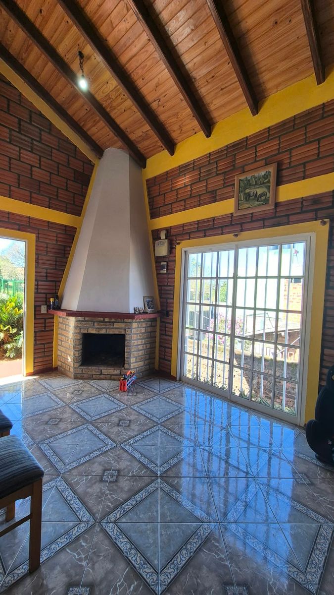 PRECIOSA CASA EN VENTA EN OBERÁ MISIONES - 2