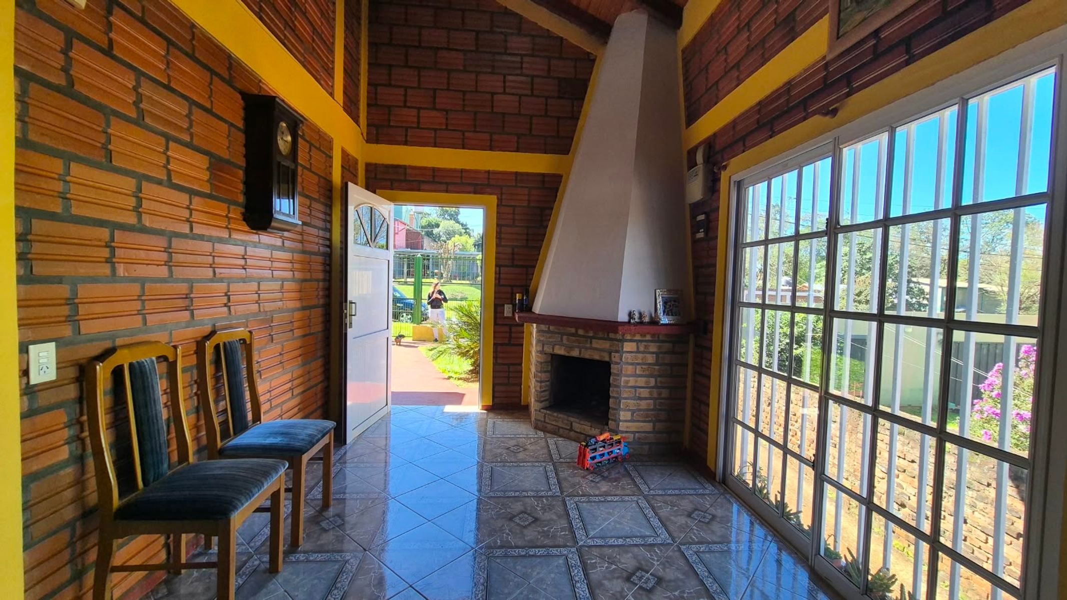 PRECIOSA CASA EN VENTA EN OBERÁ MISIONES - 3