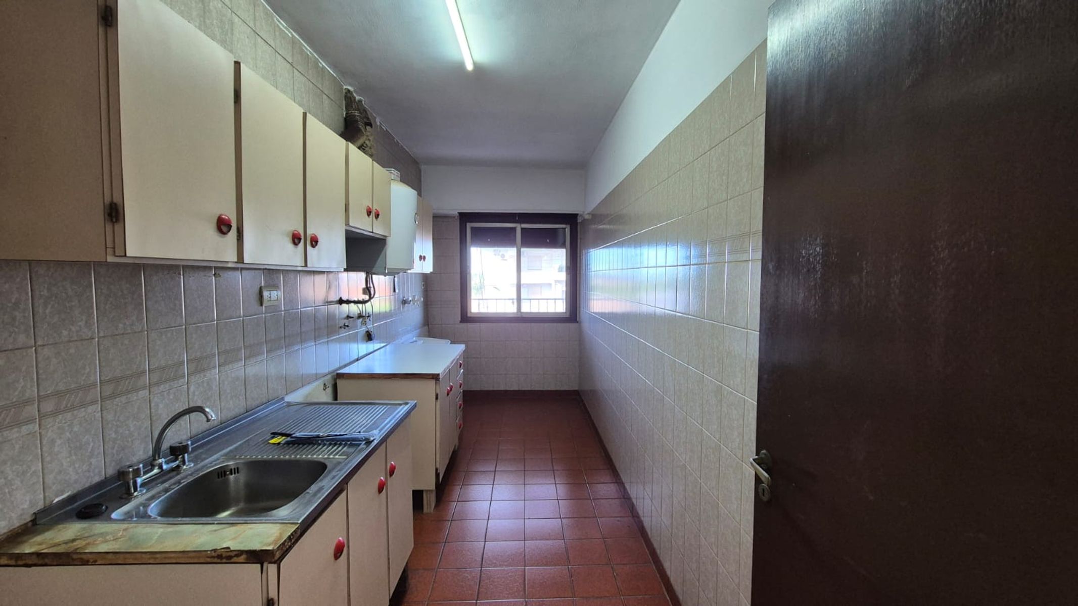 DEPARTAMENTO DE DOS DORMITORIOS SOBRE AV. TIERRA DEL FUEGO — foto 2