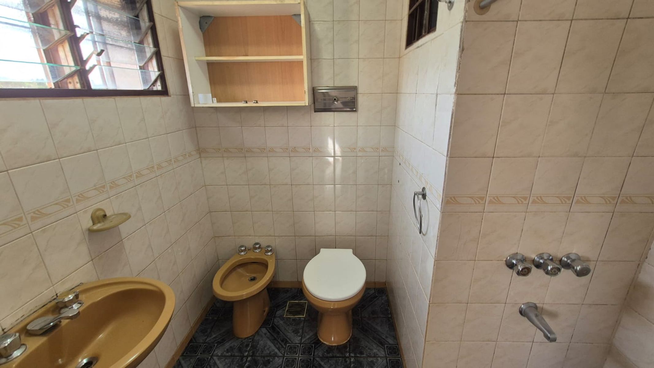 DEPARTAMENTO DE DOS DORMITORIOS SOBRE AV. TIERRA DEL FUEGO — foto 3