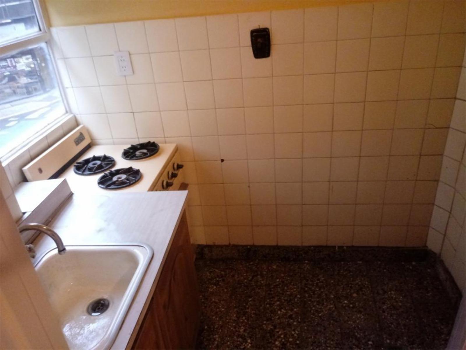 OPORTUNIDAD 1 AMBIENTES APTO PROFESIONAL — foto 2