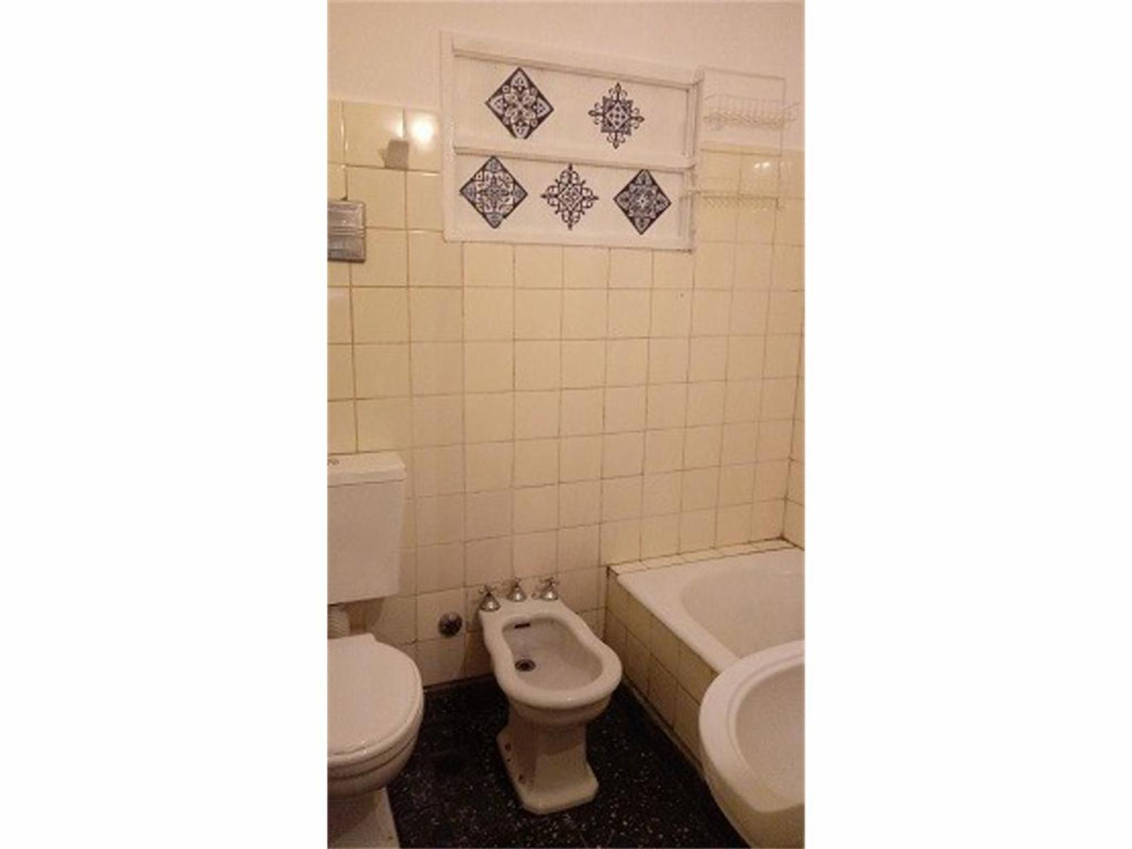 OPORTUNIDAD 1 AMBIENTES APTO PROFESIONAL — foto 3