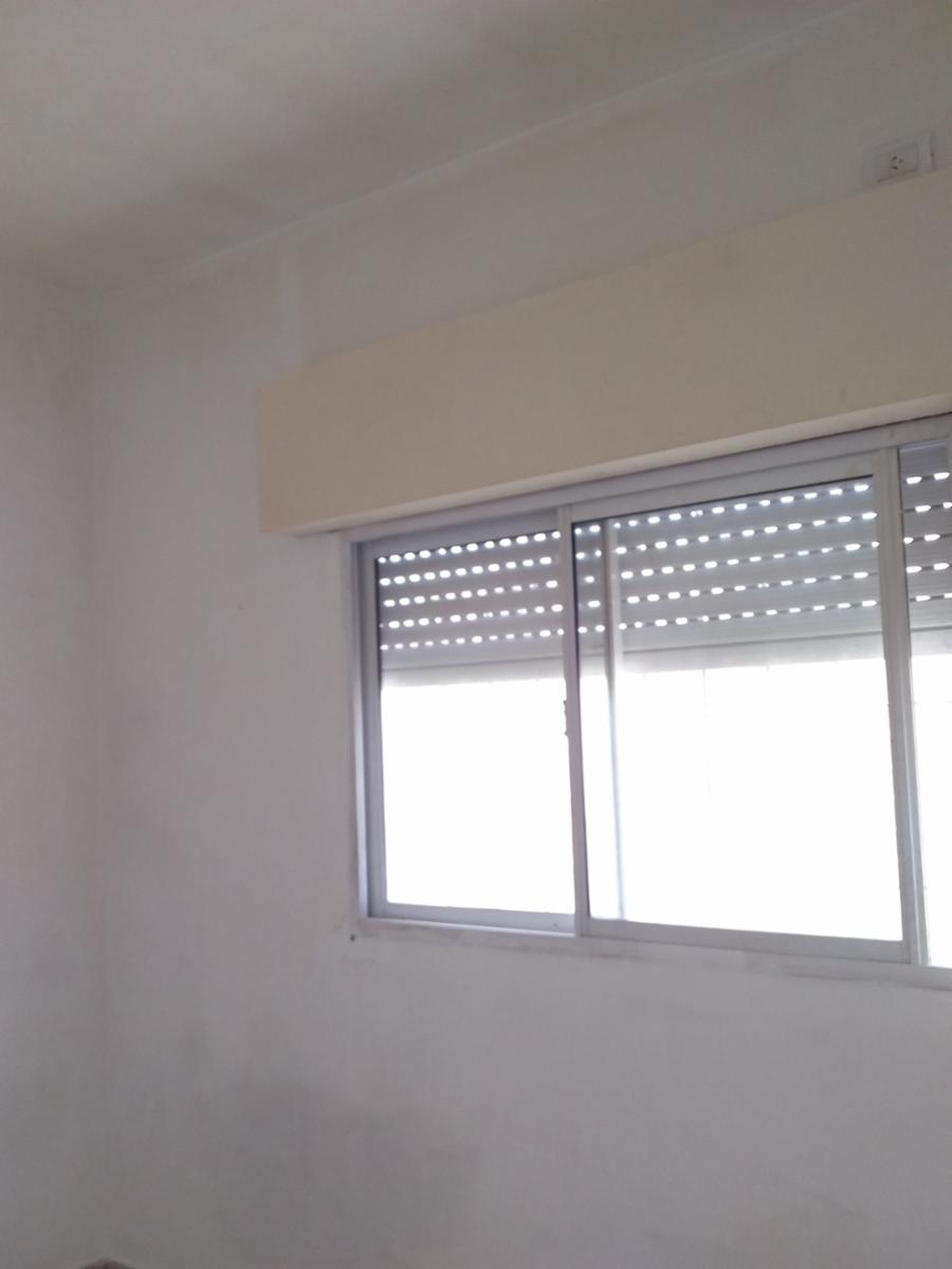 SE ALQUILA DEPARTAMENTO DE 2 AMBIENTES CON PATIO EN CASTELAR SUR — foto 2