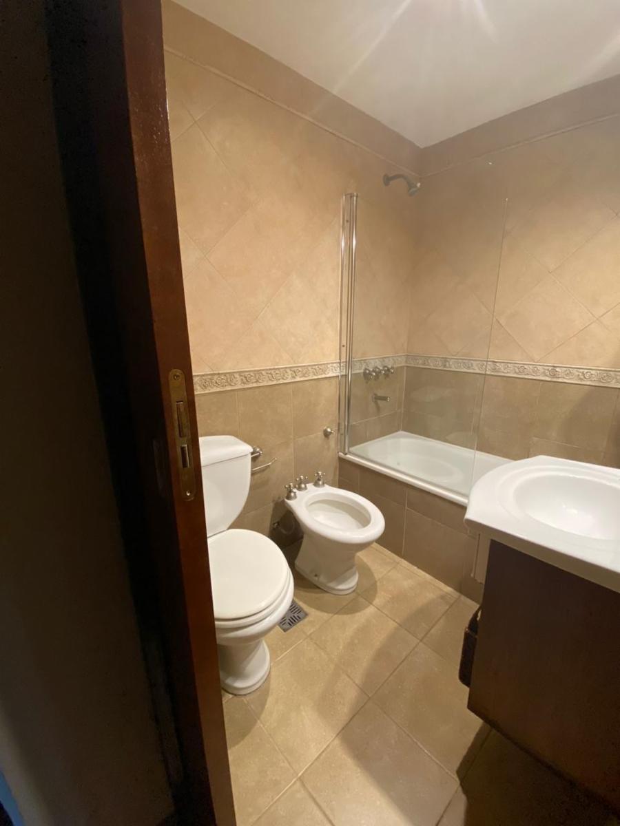 SE VENDE HERMOSA CASA CON TERRENO DE 4 AMBIENTE CON TERRENO EN ITUZAINGO — foto 5