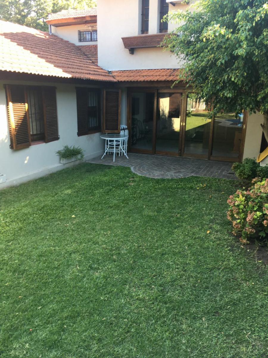 Chalet - 3 Dorm. - Sum - Cochera - Parque con Piscina y Quincho