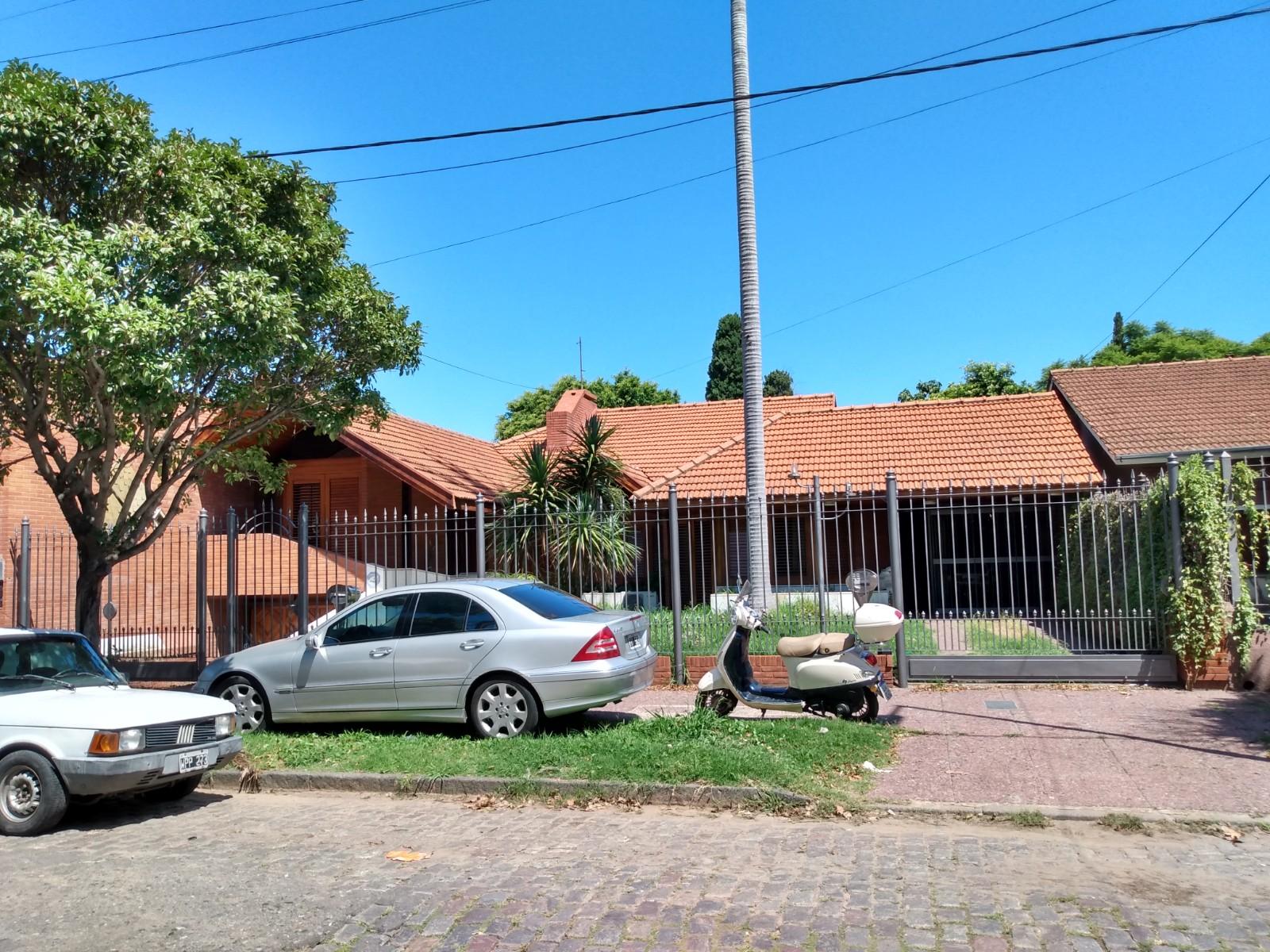 Venta Espectacular Chalet Sobre Importantisimo Lote 20 X 42 — foto 9
