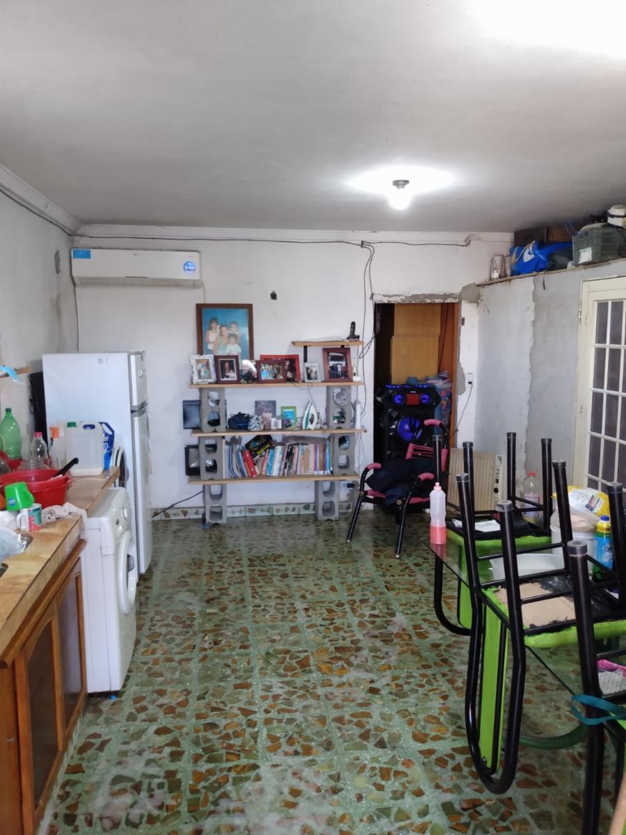 Local/galpon con Vivienda - Venta - Luis Guillon - 2