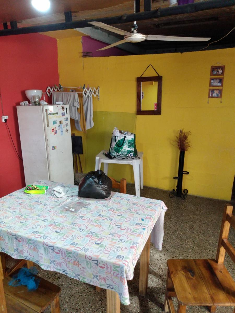 Local/galpon con Vivienda - Venta - Luis Guillon - 3