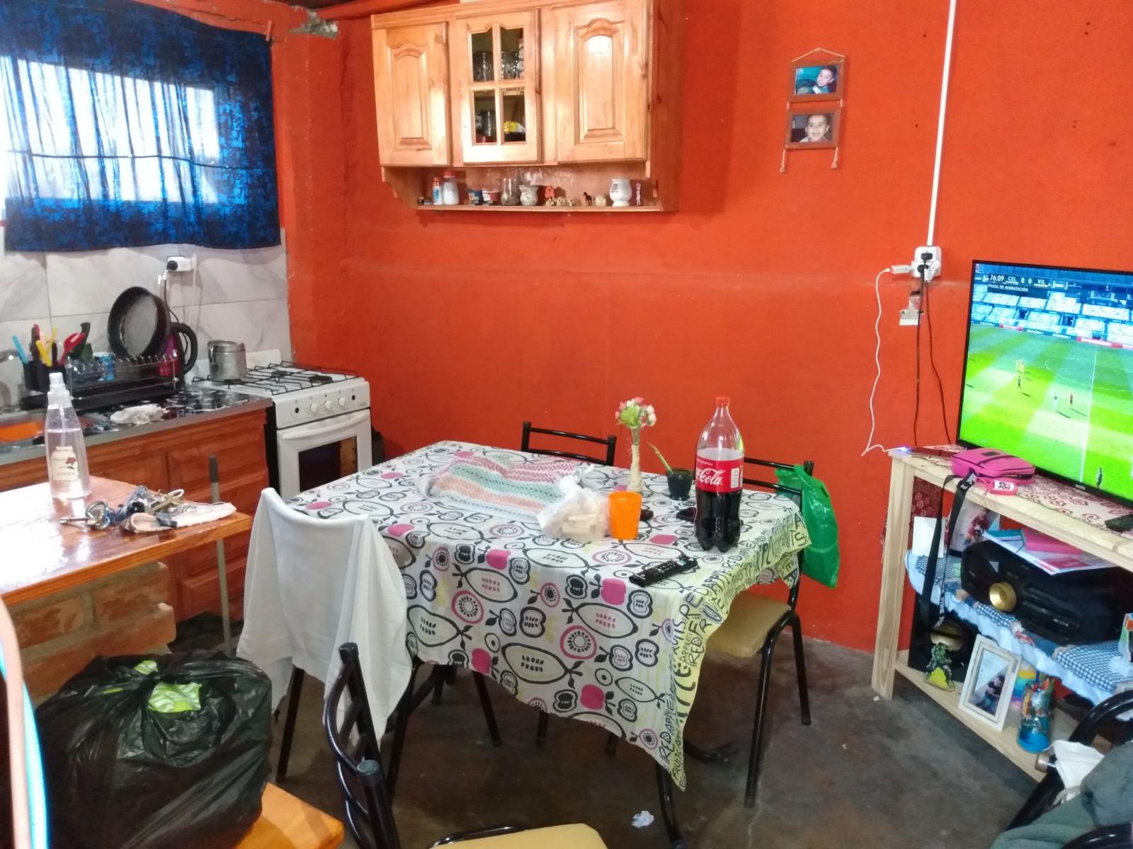 Local/galpon con Vivienda - Venta - Luis Guillon - 15