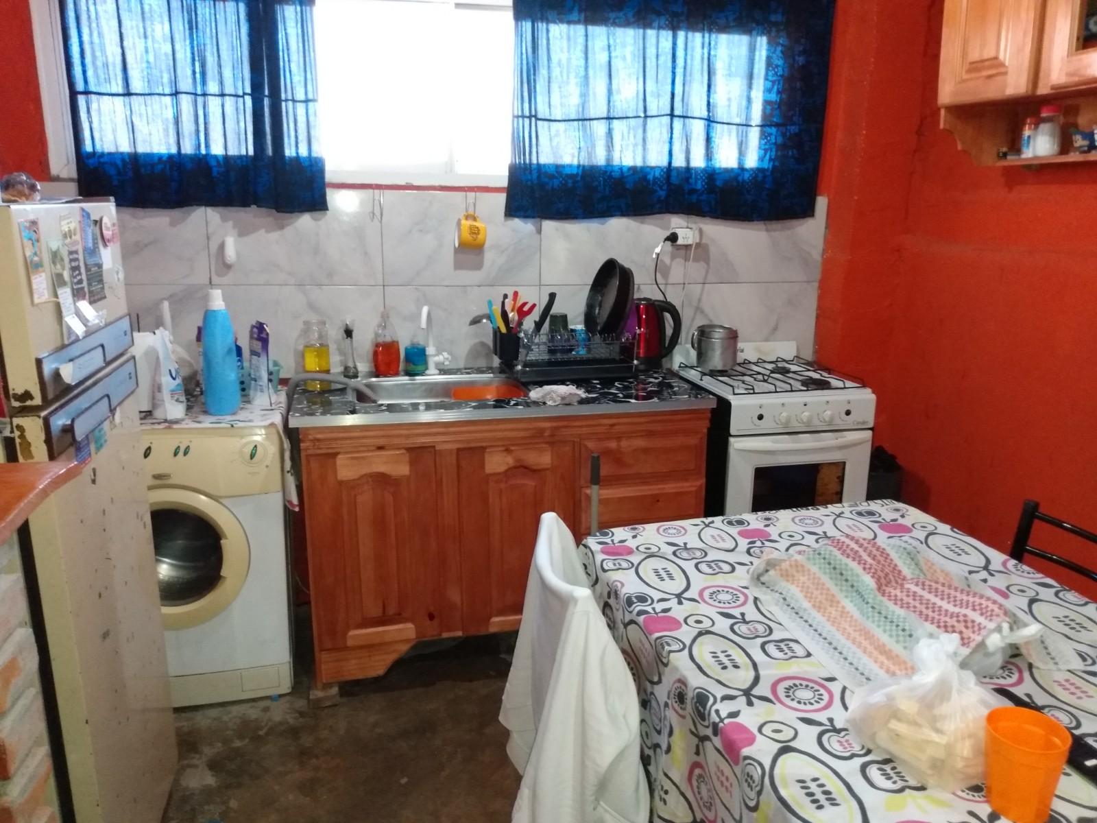 Local/galpon con Vivienda - Venta - Luis Guillon - 17