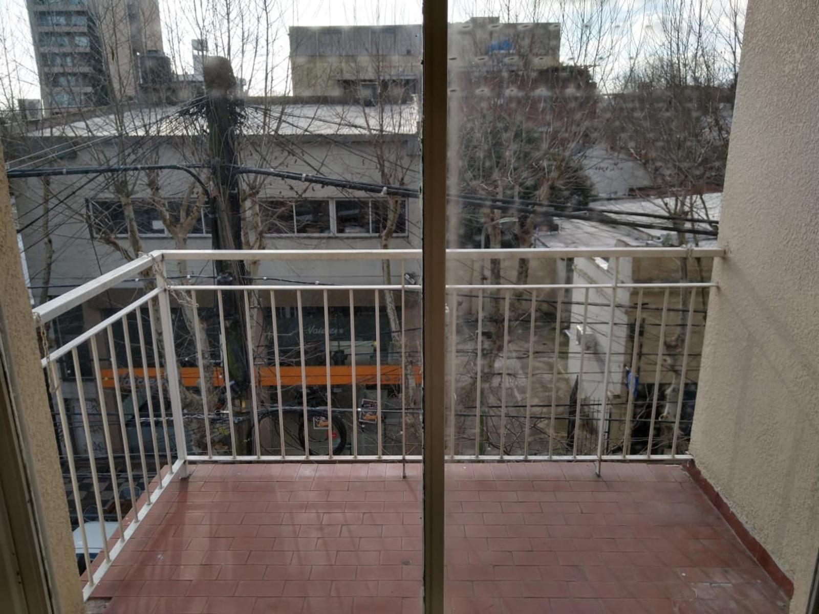 Departamento dos ambientes en venta centro de Monte Grande — foto 2