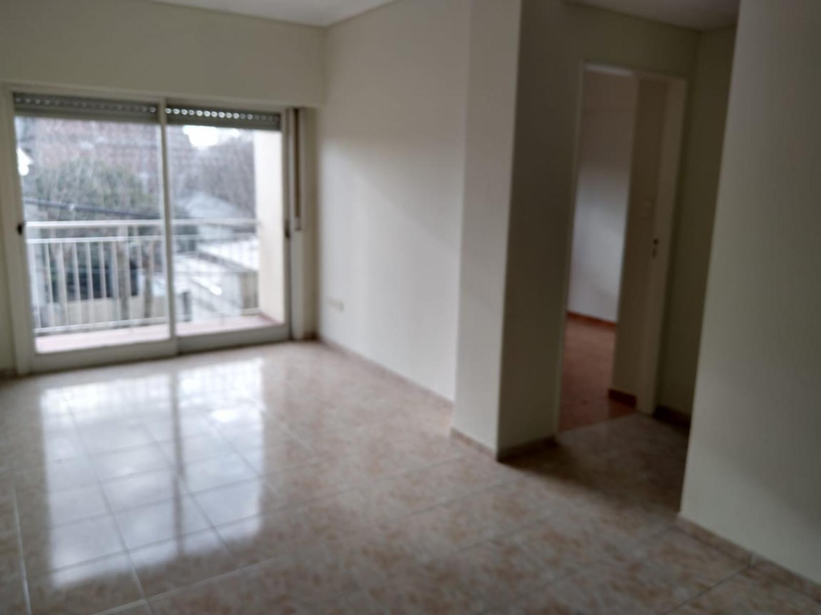 Departamento dos ambientes en venta centro de Monte Grande — foto 7