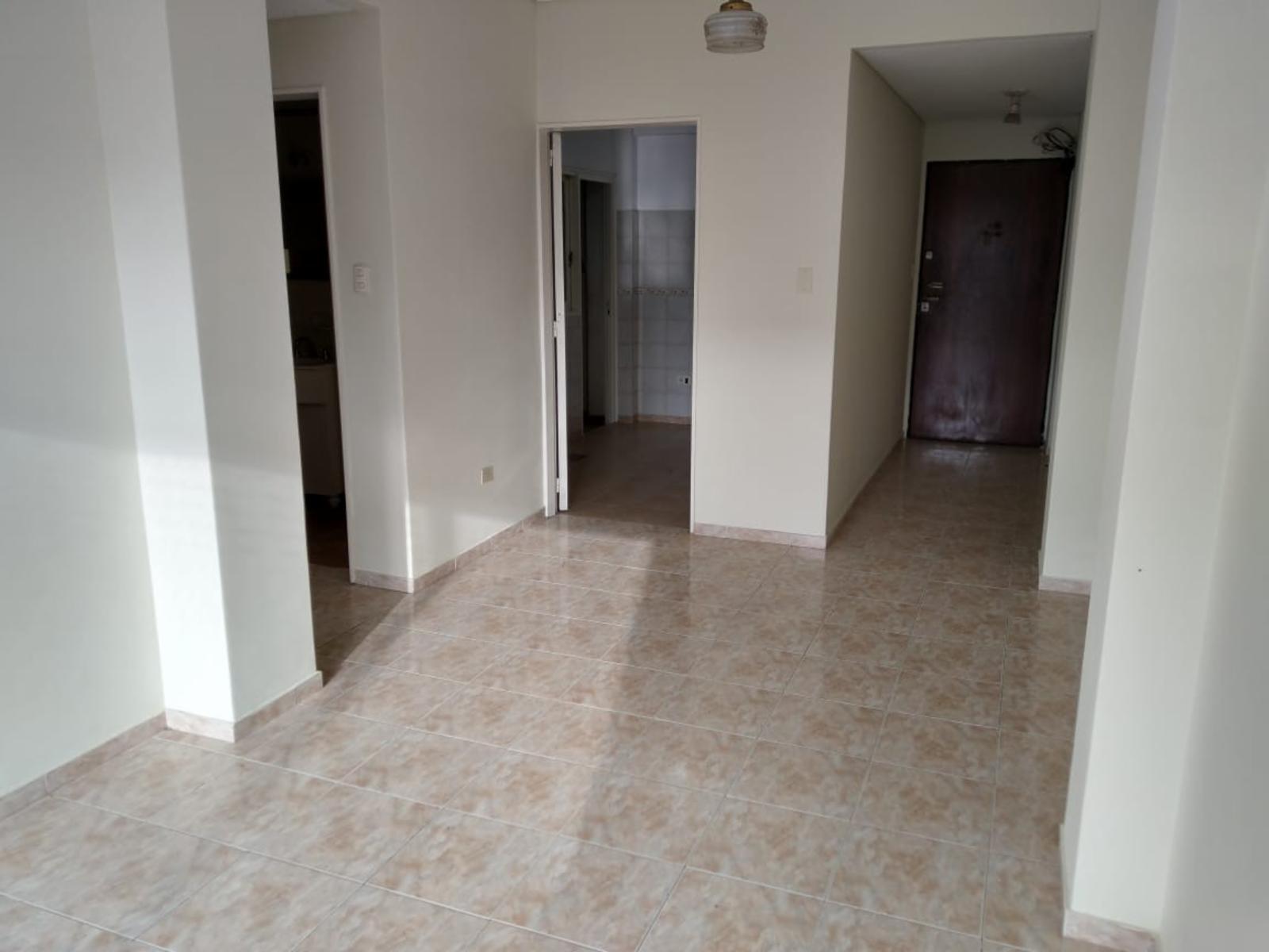 Departamento dos ambientes en venta centro de Monte Grande — foto 9