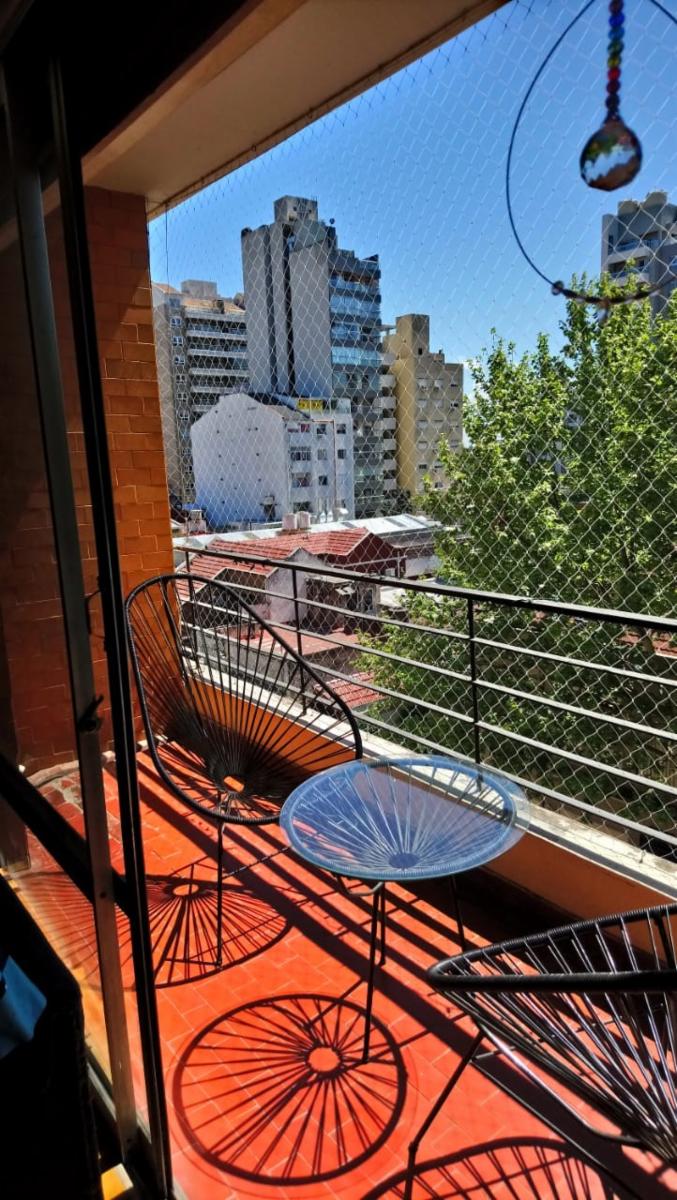 Departamento dos ambientes balcón venta Lanus Oeste