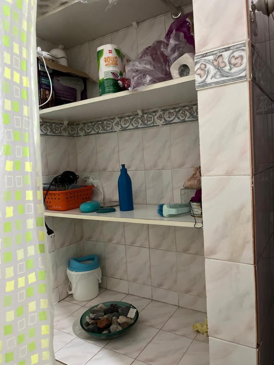 Interesante inmueble ideal inversion. CASA PA + 2 LOCALES EN PB + DEPTO INTERNO — foto 8