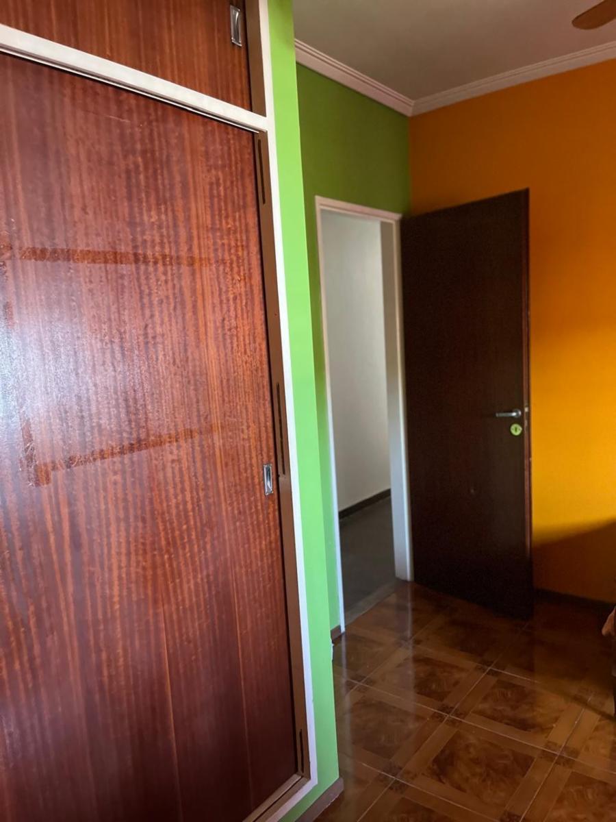 Interesante inmueble ideal inversion. CASA PA + 2 LOCALES EN PB + DEPTO INTERNO — foto 14