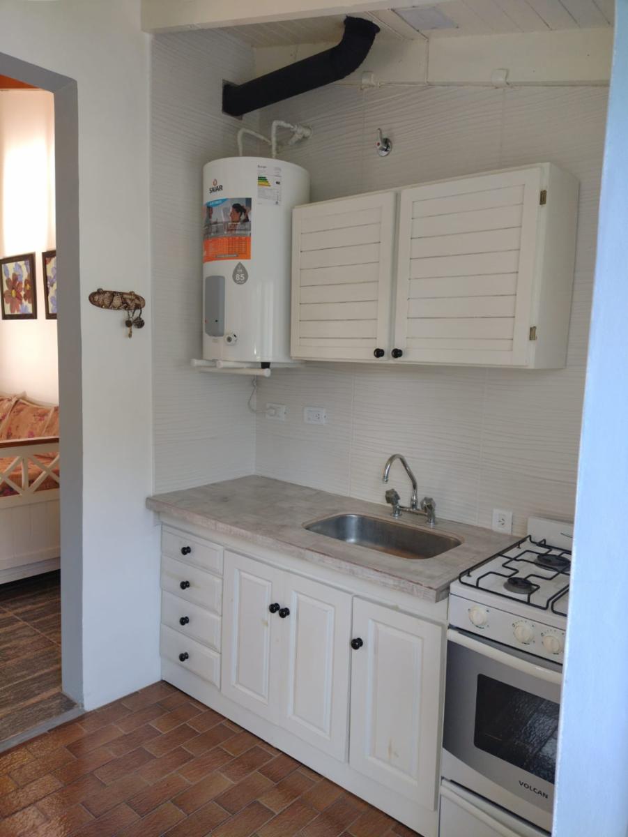 Casa sobre enorme lote en venta en Brandsen - 2