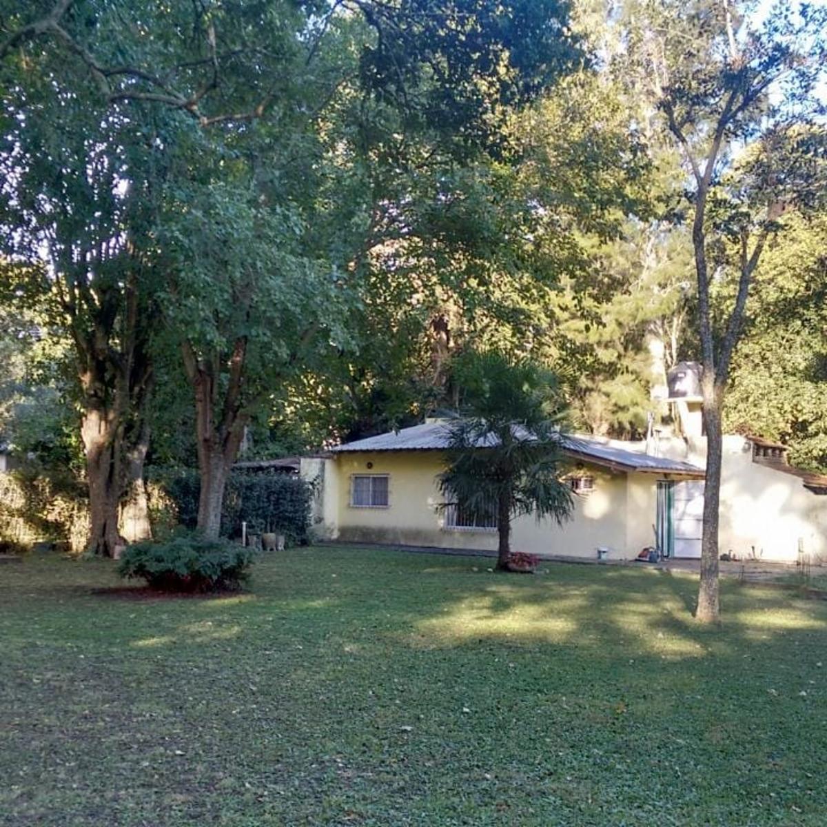 Casa sobre enorme lote en venta en Brandsen - 12