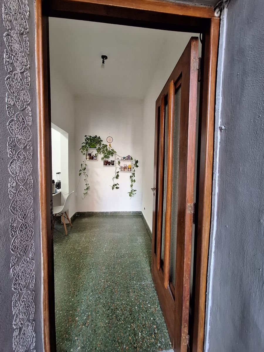 Hermoso PH en venta. Dos dormitorios, patio y terraza con quincho yparrilla. A cuadras de Las Lomitas. — foto 5