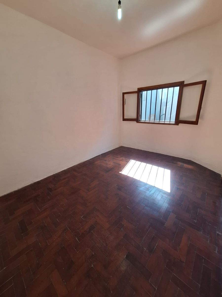 Hermoso PH en venta. Dos dormitorios, patio y terraza con quincho yparrilla. A cuadras de Las Lomitas. — foto 7