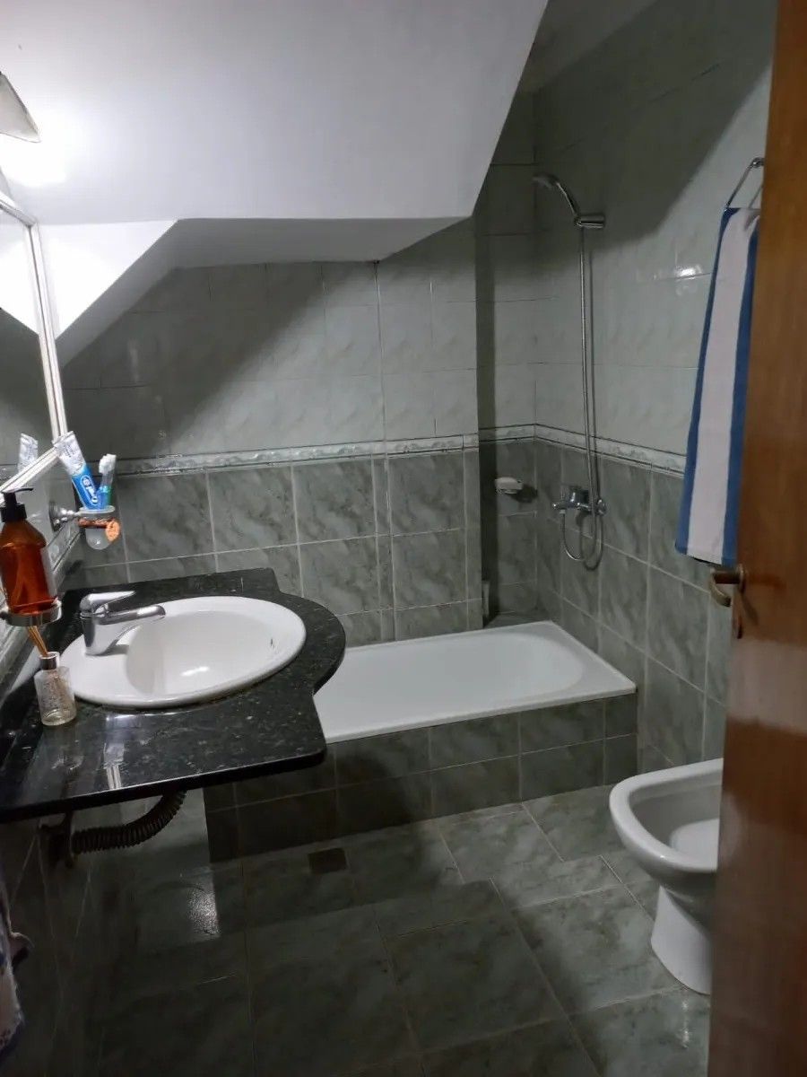 Linda casa en venta con dos dormitorios, parque, parrilla y piscinaLomas de Zamora — foto 6