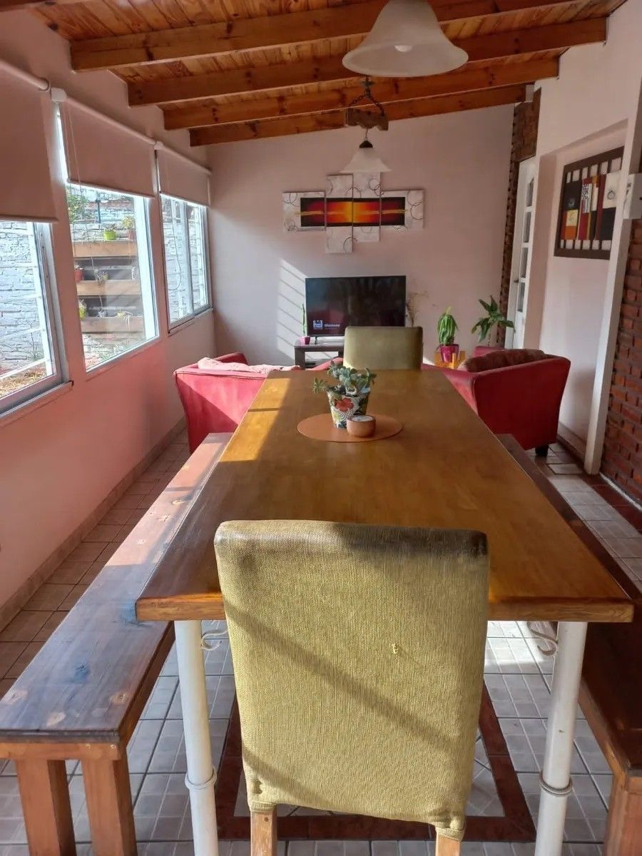 Linda casa en venta con dos dormitorios, parque, parrilla y piscinaLomas de Zamora — foto 7