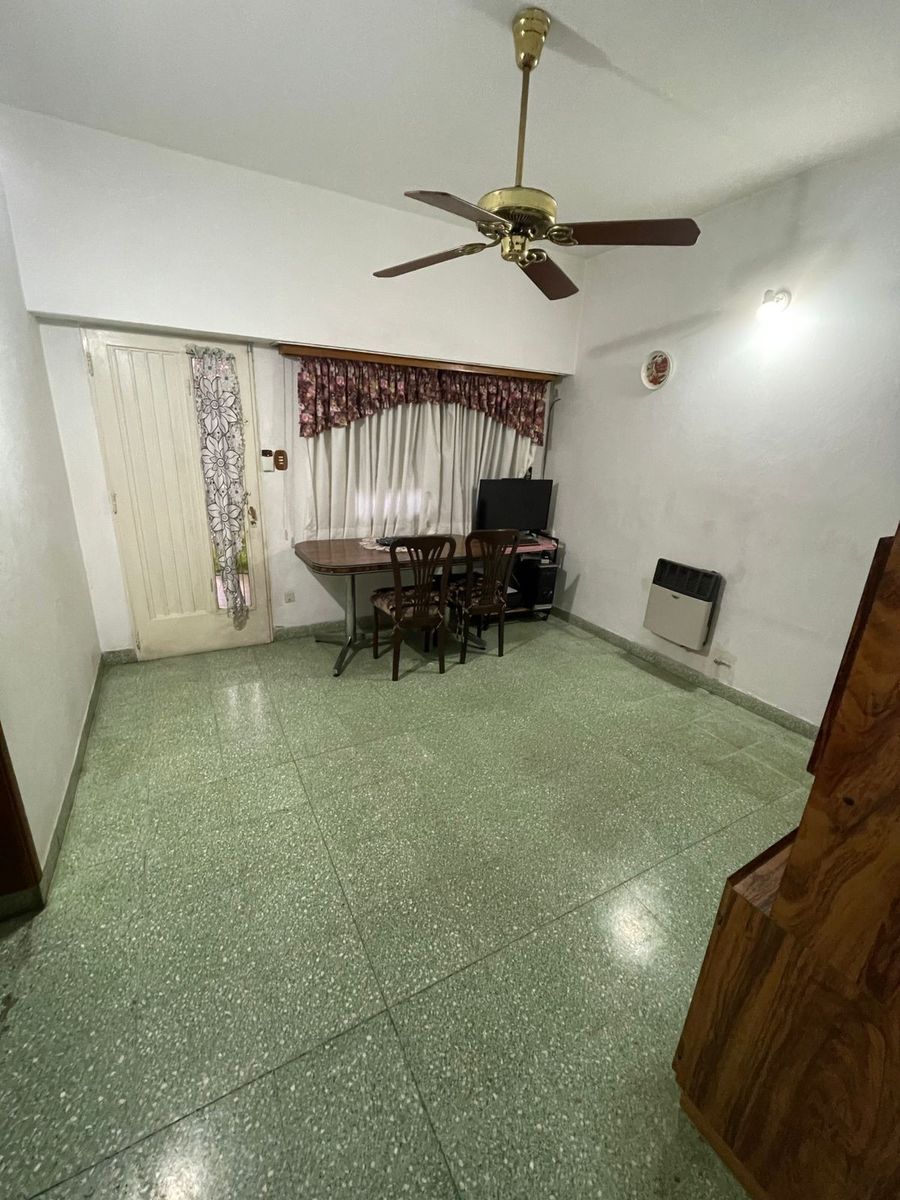 Comoda casa en venta en Lomas de Zamora — foto 11