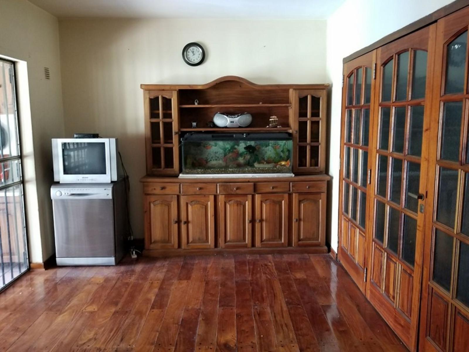 Chalet Céntrico 5 Ambientes Ituzaingo Centro. Excelente — foto 4
