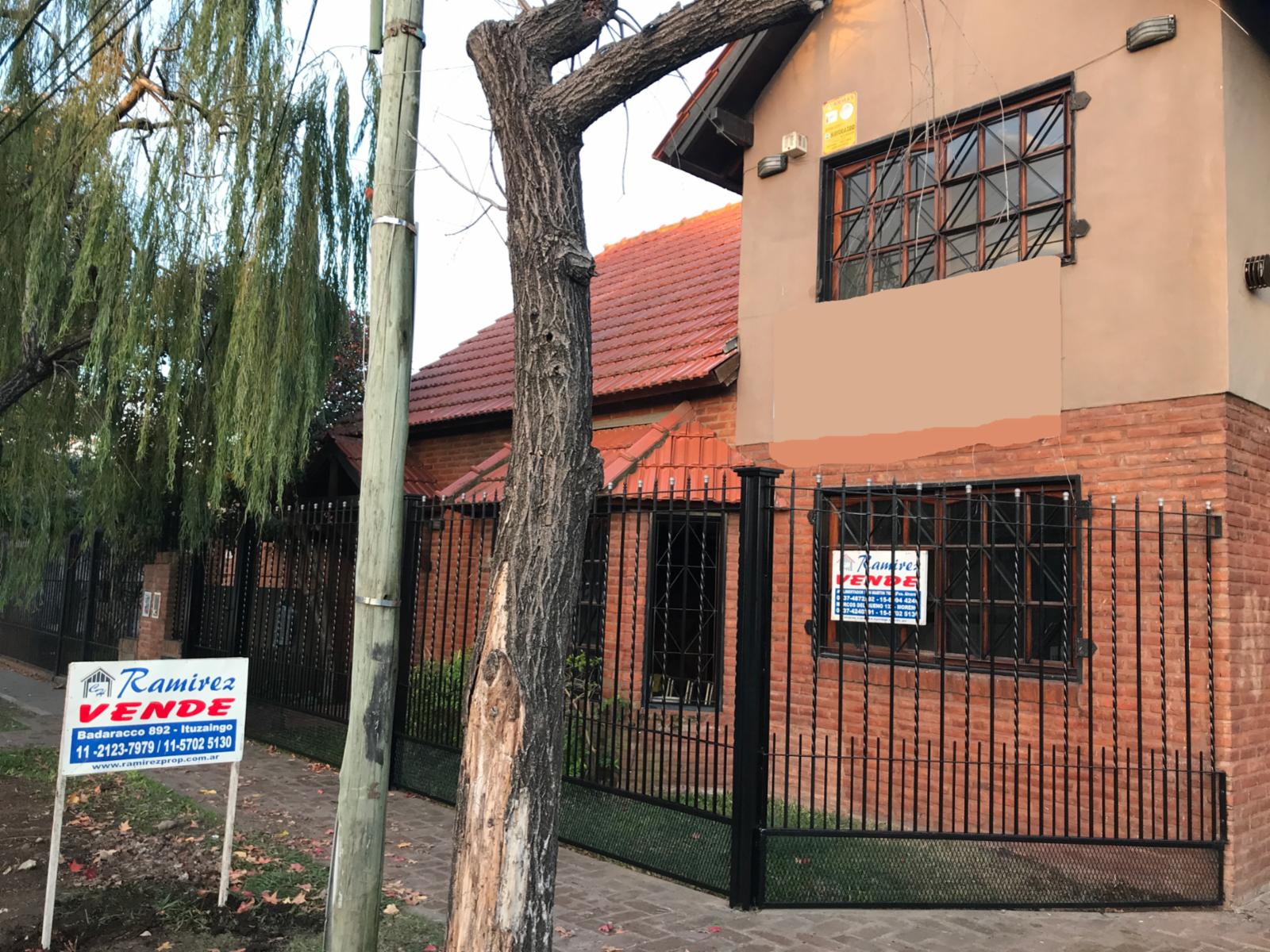 Casa En Venta 5 Ambientes - Ituzaingo Norte