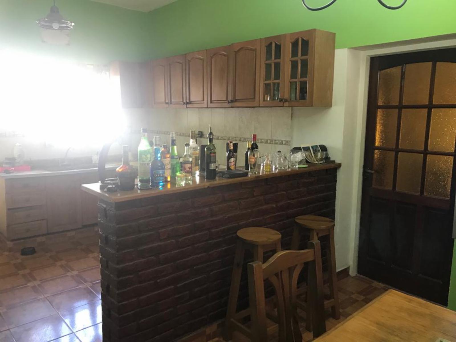 Casa 5 amb. En Venta - Moreno — foto 4