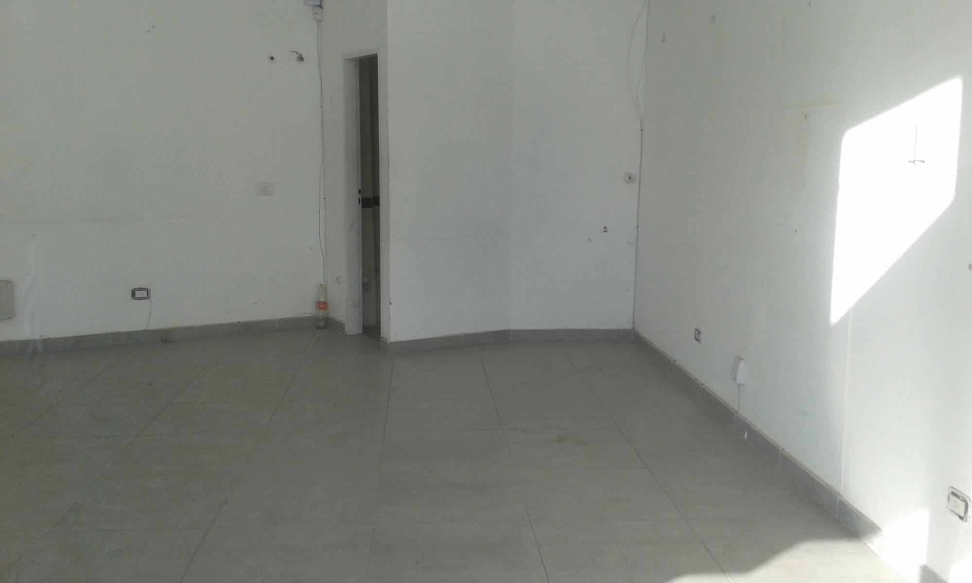 Local Comercial en Venta / Alquiler sobre Jose M. Paz - Ituzaingó Norte — foto 2