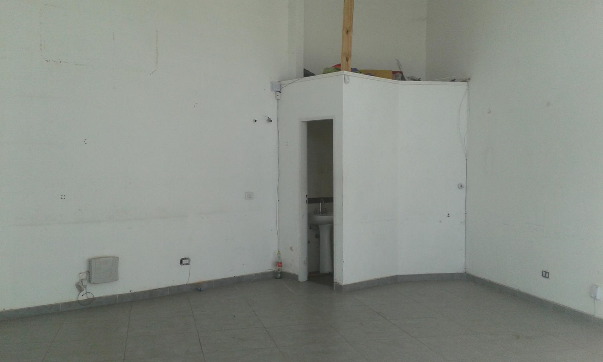 Local Comercial en Venta / Alquiler sobre Jose M. Paz - Ituzaingó Norte — foto 3