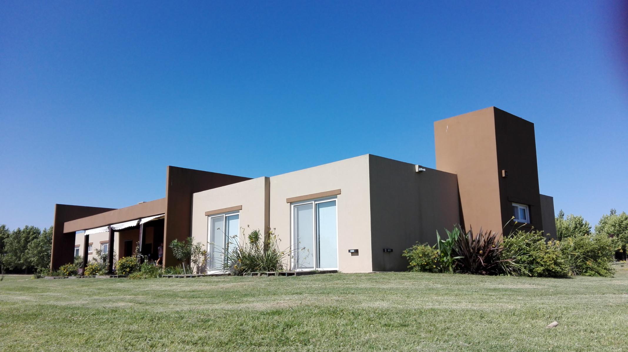 Casa 5 Amb. En Venta Sobre Una Hectárea, Club de Campo La Ranita - Lujan